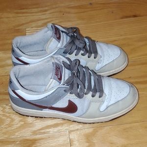 5.5y Nike low top dunk